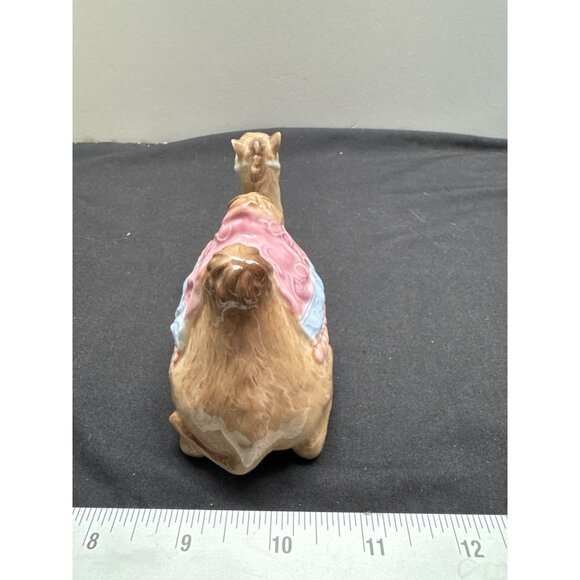 Royal Doulton 2005 Holiday Nativity Ceramic Camel Figurine Pink Blue Saddle Deco - Picture 4 of 7